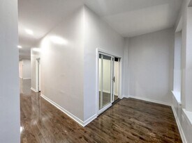 3345 N Clark St in Chicago, IL - Building Photo