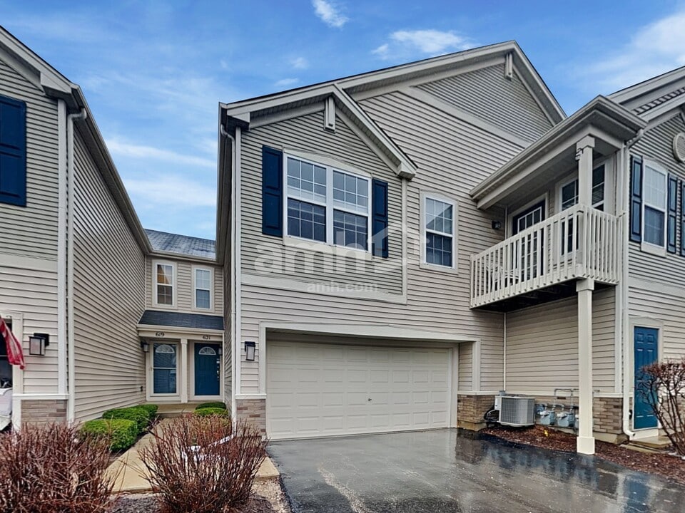 621 Arbor Cir in Lakemoor, IL - Building Photo
