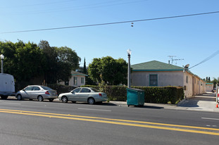 1940 Cloverfield Blvd Apartments