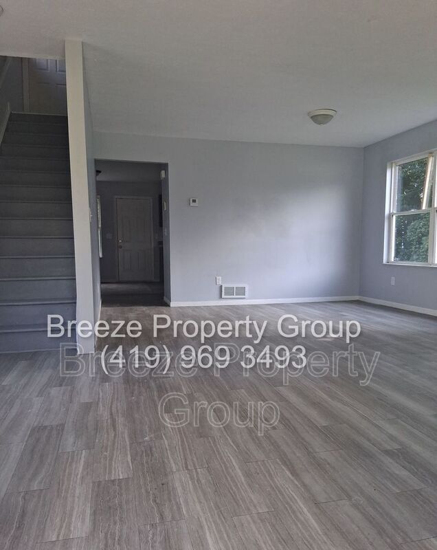 property at 133 W Warren Ave