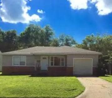 property at 610 S Cedar St