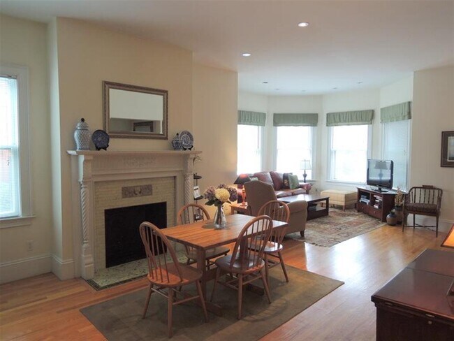20 Highland Ave, Unit 2 in Cambridge, MA - Building Photo - Building Photo