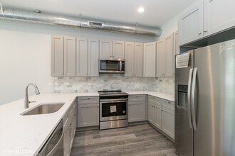 8917 Grant Ave in Brookfield, IL - Building Photo - Building Photo