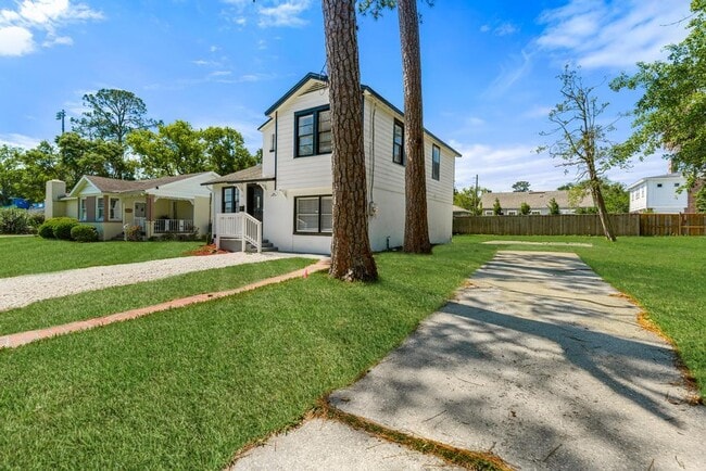 property at 1356 Lechlade St
