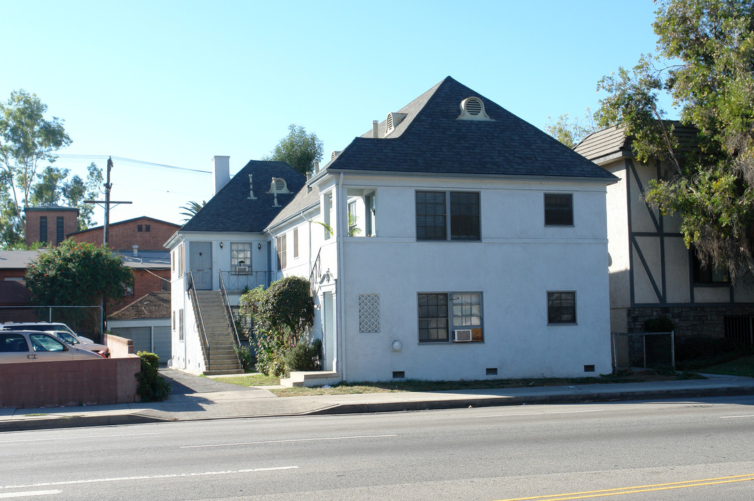 14716-14720 Victory Blvd in Van Nuys, CA - Building Photo