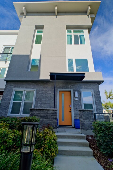 3941 Eminence St in Dublin, CA - Foto de edificio