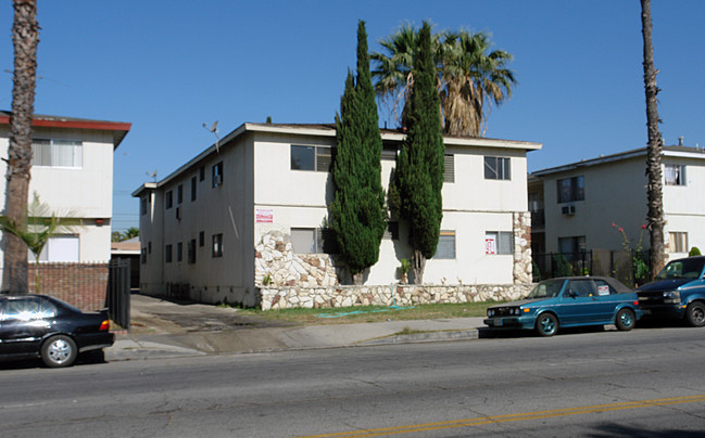 6925 Whitsett Ave in North Hollywood, CA - Building Photo - Building Photo