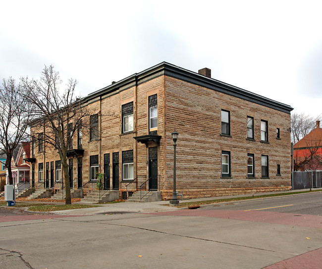 241 Western Ave S in St. Paul, MN - Building Photo - Building Photo