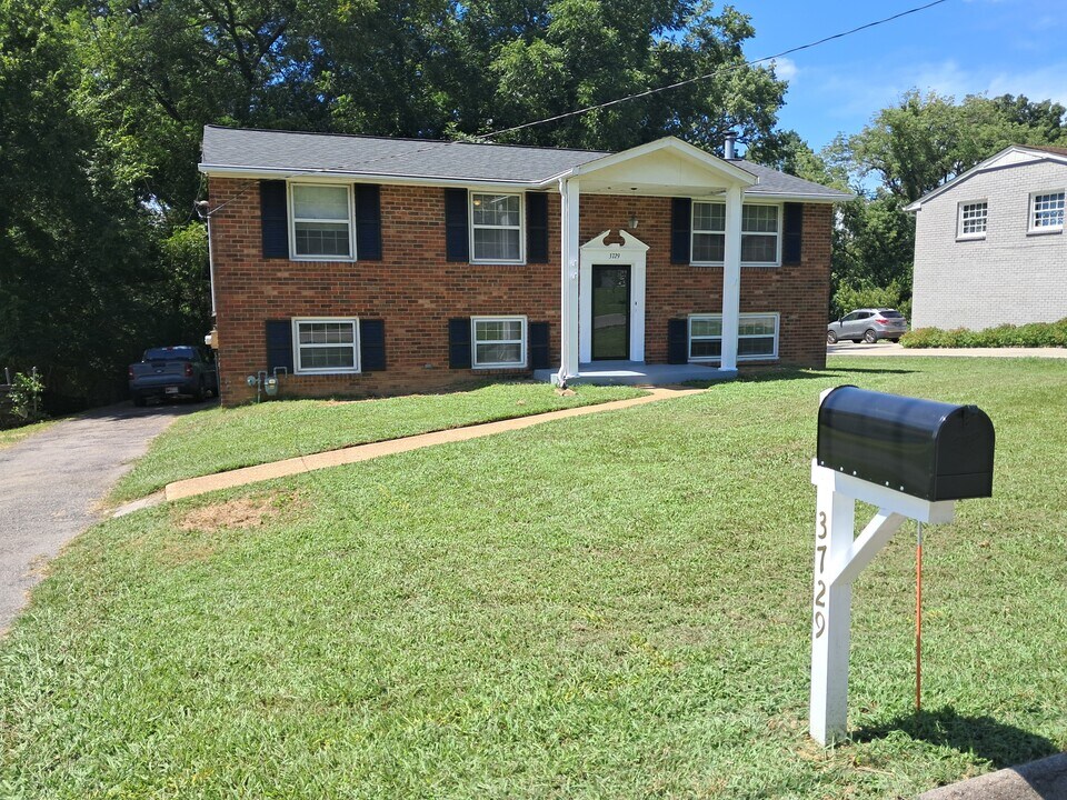 3729 Faulkner Dr in Nashville, TN - Building Photo