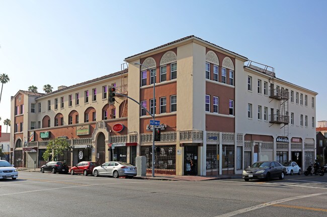 5220-5230 Hollywood Blvd in Los Angeles, CA - Building Photo - Building Photo