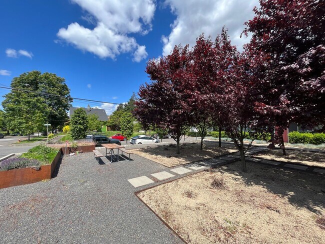 3610 SE 15th Ave-Unit -bb366d5f-f150-11e9-b24e-1866dab9098f in Portland, OR - Building Photo - Building Photo