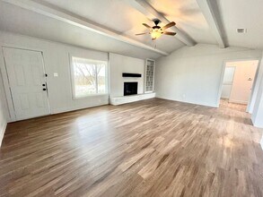 923 W 6th St in Idalou, TX - Building Photo - Building Photo