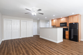 Lincoln Gardens in Orange, NJ - Building Photo - Interior Photo