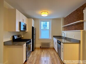 80 Harvard Ave, Unit 20 in Brookline, MA - Building Photo - Building Photo