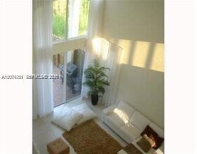 8041 NW 114th Pl in Medley, FL - Building Photo - Building Photo