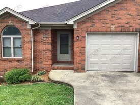 300 Trista Ln in Glasgow, KY - Building Photo