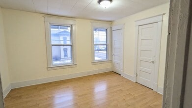 1111 Sanford St in Muskegon, MI - Building Photo - Building Photo