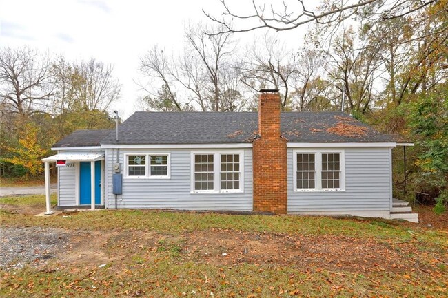 property at 3731 Bloomfield Dr