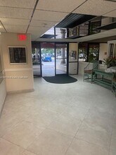 5550 NW 44th St, Unit 403B in Lauderhill, FL - Building Photo - Building Photo