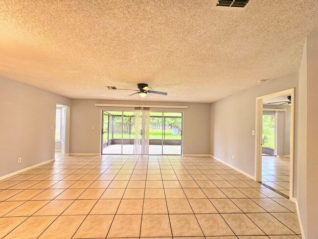 113 Airview Ave in Lehigh Acres, FL - Foto de edificio - Building Photo