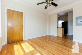 1150 W Waveland Ave, Unit 1212-1214-2 in Chicago, IL - Building Photo - Building Photo