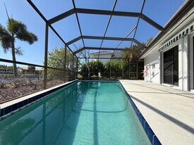 191 Maria Ct in Punta Gorda, FL - Building Photo