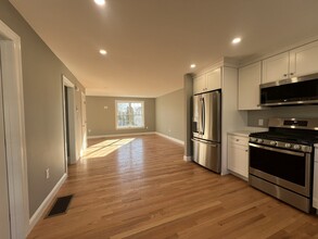 17 Belknap St, Unit 17 in Dedham, MA - Building Photo - Building Photo
