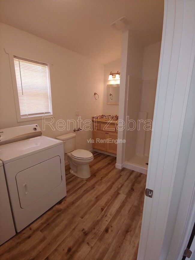 921 NW Oak Ln in Redmond, OR - Building Photo - Building Photo