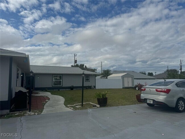 502 NE 25th Ave in Cape Coral, FL - Building Photo - Building Photo