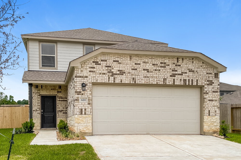 624 Levine Ct in Montgomery, TX - Building Photo