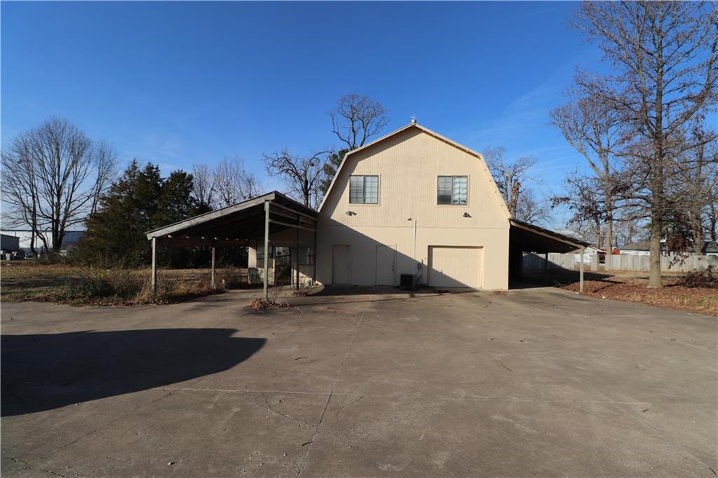 624 W Post Rd in Rogers, AR - Building Photo