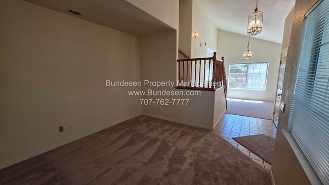 1908 Alpine Ct in Petaluma, CA - Building Photo - Building Photo