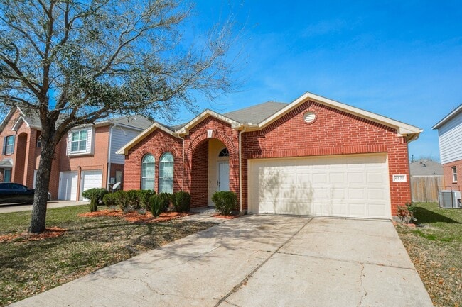 6527 Capridge Dr in Houston, TX - Building Photo - Building Photo