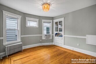 37 Harbor View St, Unit #3 in Boston, MA - Foto de edificio - Building Photo