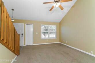 4005 Chenwood Ln in Louisville, KY - Building Photo - Building Photo