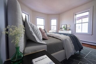 302 Summit Ave in Boston, MA - Building Photo - Building Photo