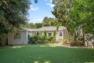 103 N Anita Ave in Los Angeles, CA - Building Photo - Building Photo