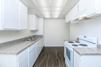 Palm Lane Apartment Homes in Anaheim, CA - Building Photo - Building Photo
