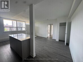 135 Tyndall Ave in Toronto, ON - Building Photo - Building Photo