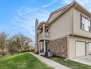 151 Commons Cir in Saline, MI - Building Photo - Building Photo