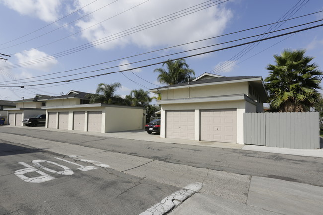 12012-12022 Bailey St in Garden Grove, CA - Foto de edificio - Building Photo