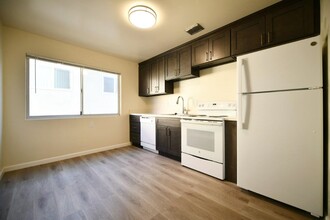 Seville Apartments in Oakland, CA - Building Photo - Building Photo