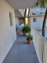 2680 W 76th St in Hialeah, FL - Building Photo