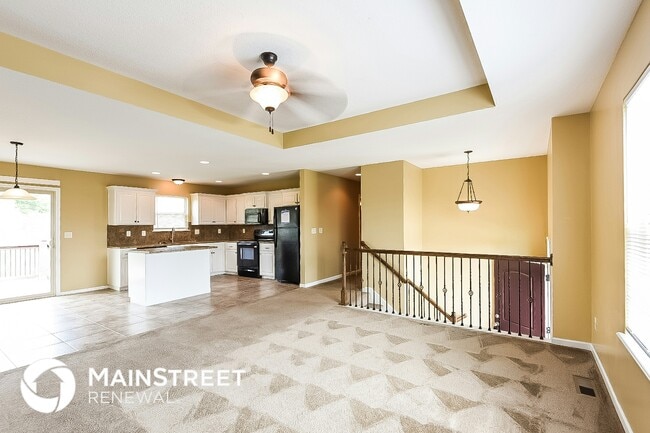 305 Golfview Dr in Pleasant Hill, MO - Building Photo - Building Photo