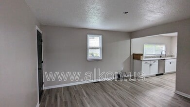 102 Glenbury St in Pittsburgh, PA - Building Photo - Building Photo