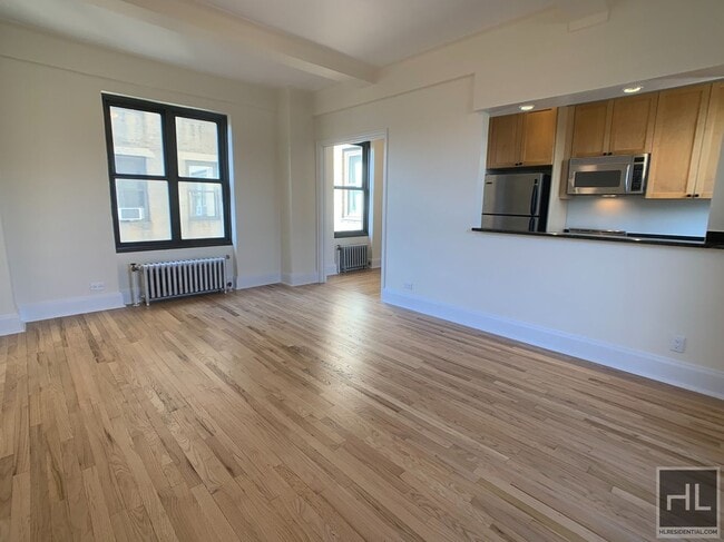 SECOND AVENUE, Unit 5E