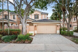 2678 Center Ct Dr in Weston, FL - Building Photo