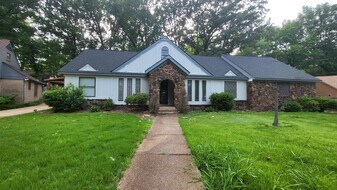 5195 Wren Cove in Memphis, TN - Building Photo