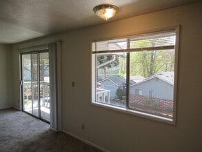 1109 Waller St SE in Salem, OR - Building Photo - Building Photo