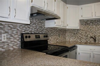 51 Schuyler Ave in Stamford, CT - Foto de edificio - Building Photo